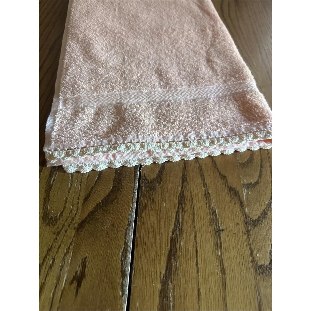 Soft Peach Bath Towel Set with Lace Trim - Picture 12 of 16